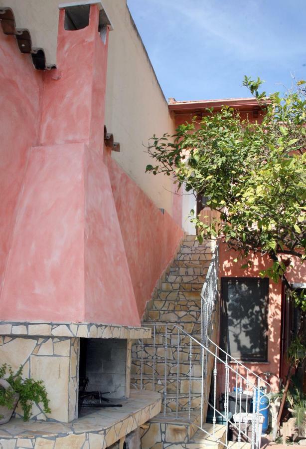 L'Isola Felice Apartment Monserrato Kültér fotó